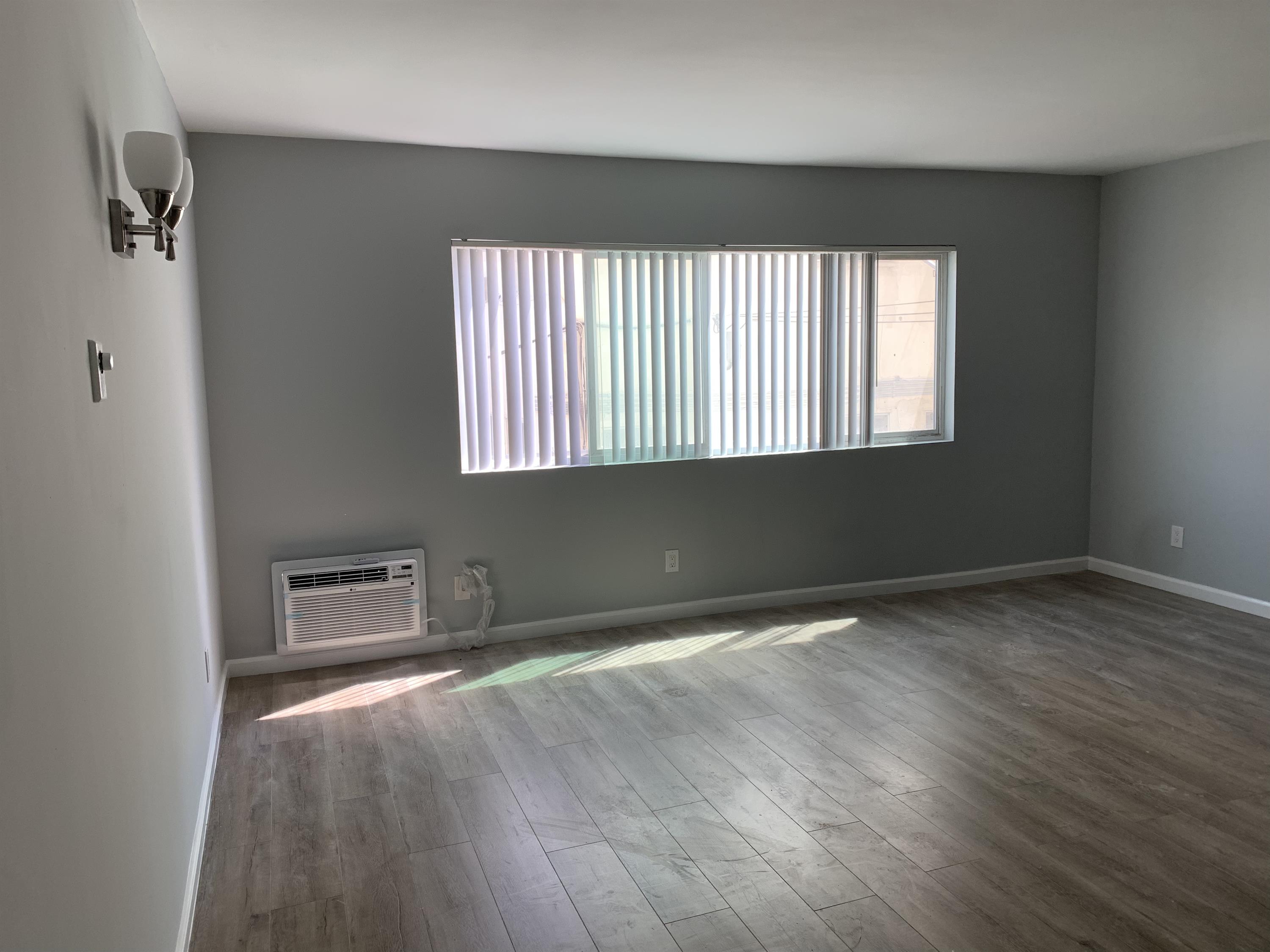 1177 S Norton Ave - 4