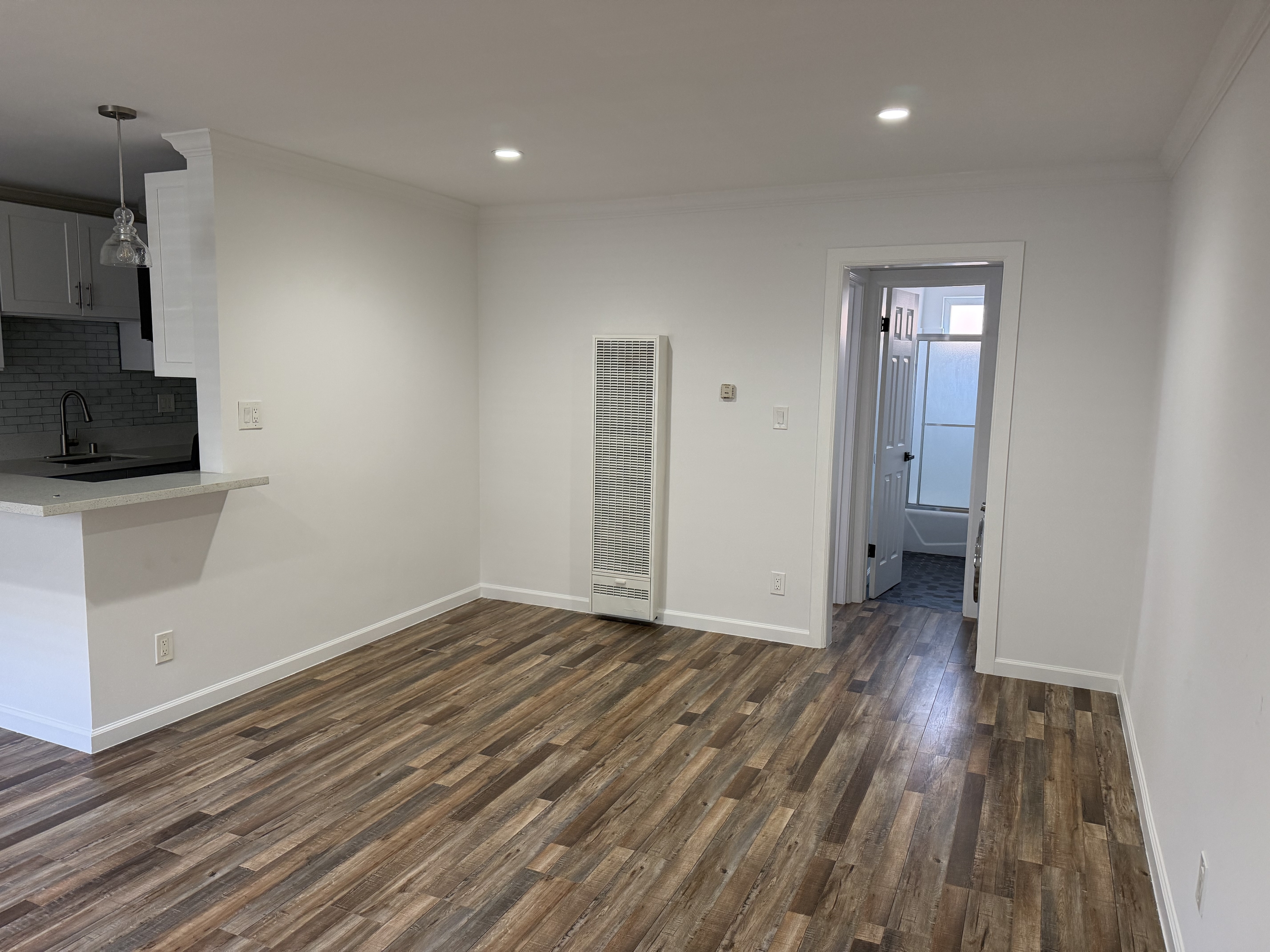 122 Commonwealth Avenue - 208